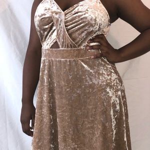 Velvet gold short dress ✨